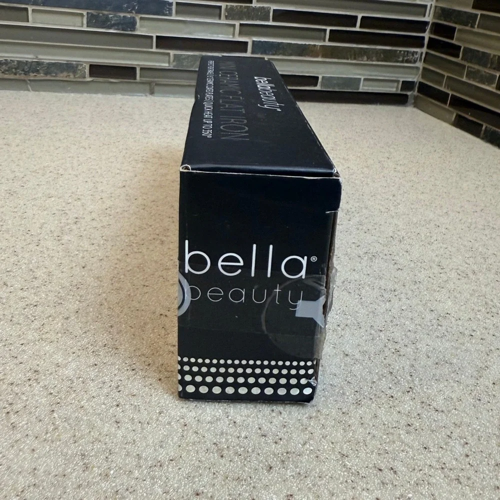 New Bella Beauty Mini Ceramic Flat Iron White 1/2 Inch Travel Straightener NIB